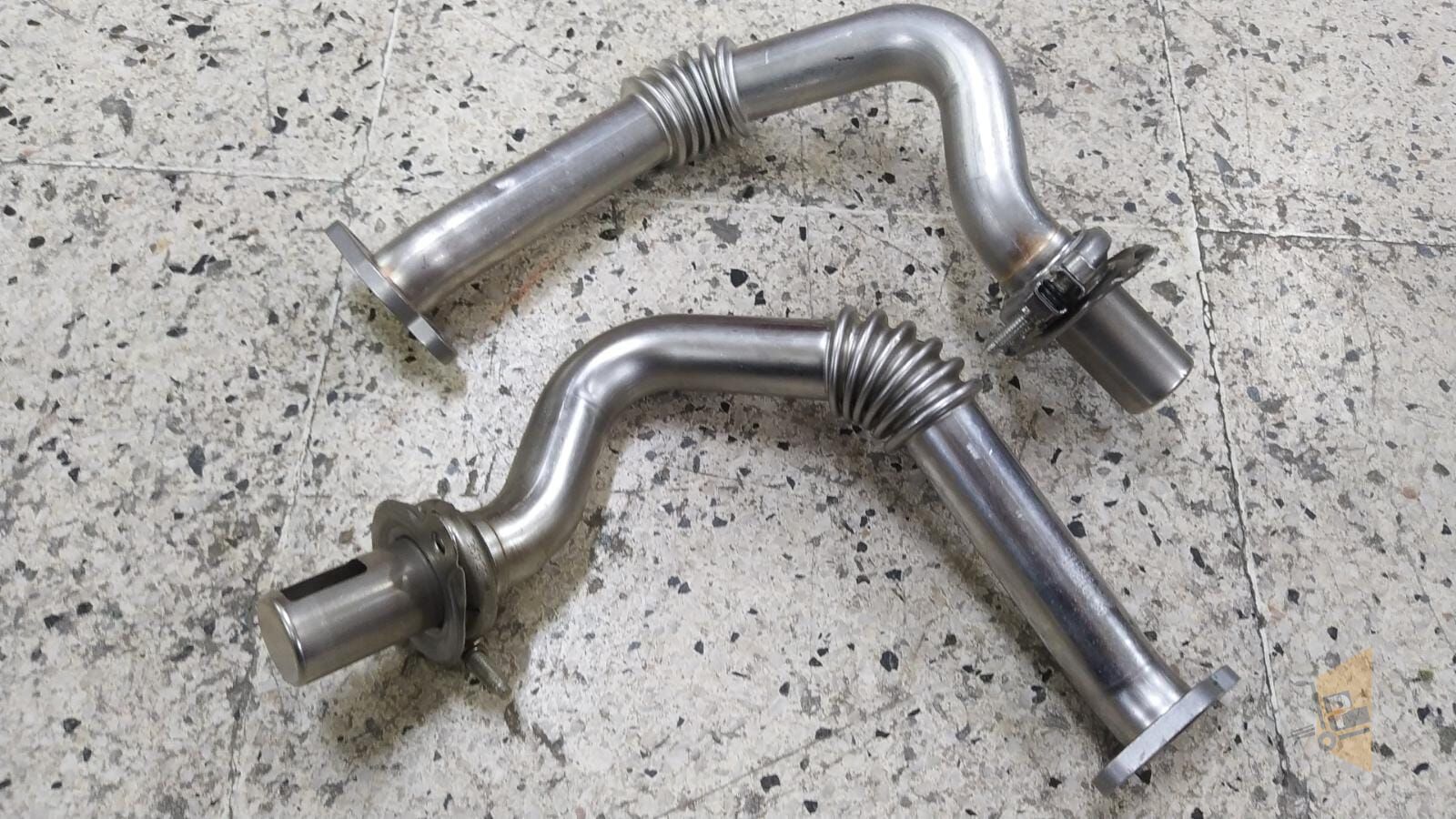 EGR BORUSU - 1.6 TDI CAYD CADDY 03L131521R