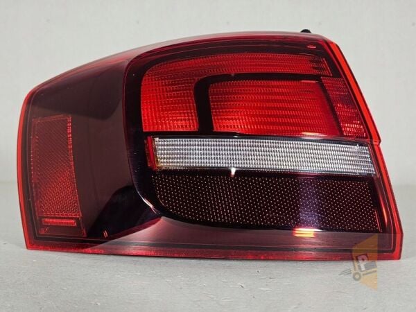 STOP LAMBASI DIŞ SOL - KOYULAŞTIRILMIŞ - JETTA 11-15 5C6945095N