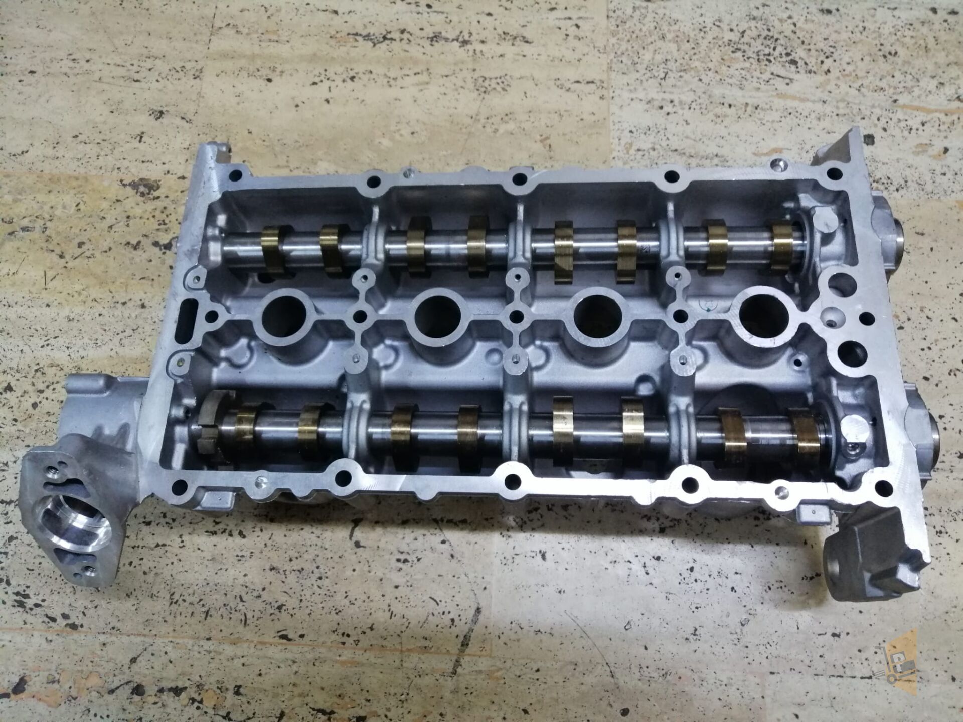 KÜLBÜTÖR KAPAK - 1.2 TSİ CZD GOLF7 04E103469H 04E103469H