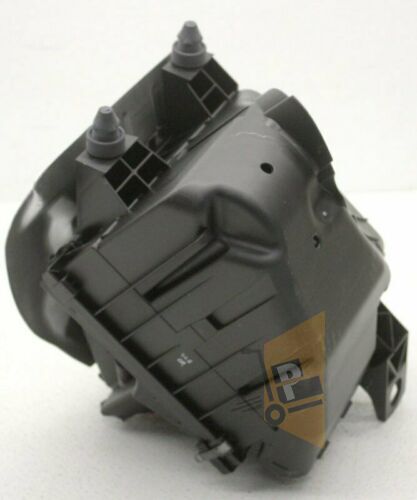 PASSAT HAVA FİLTRE KUTUSU - 1.8 T SACLI 058133837AJ