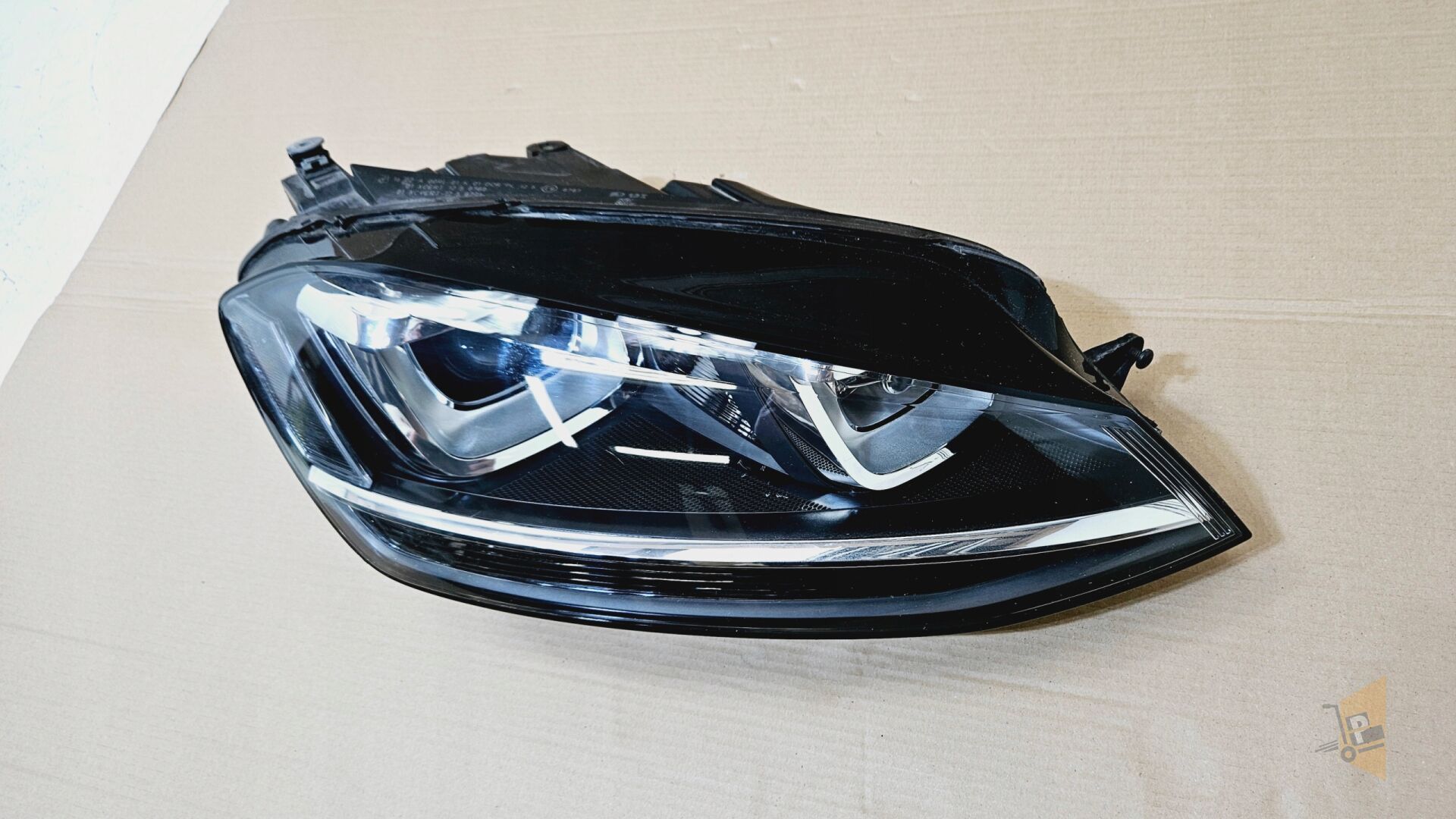 FAR XENON SAĞ - GOLF7 13> 5G1941032