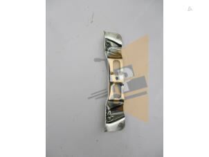 TAVAN TUTAMAĞI BRAKETİ AMAROK 12 -> 21 2H0810413