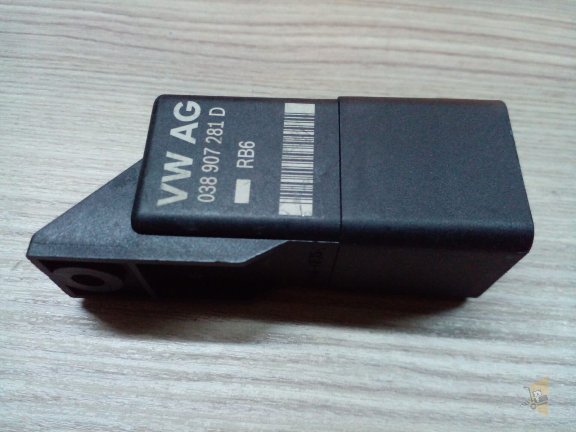 KIZDIRMA ROLESİ CADDY GOLF AMAROK 038907281D