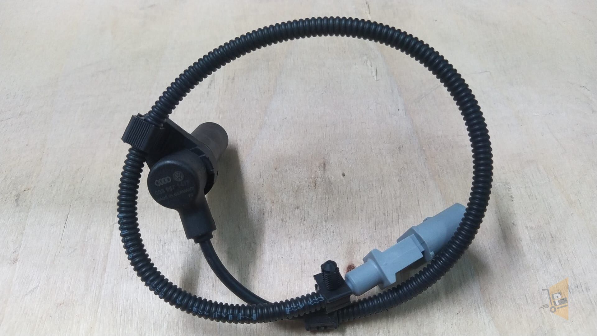 KRANK DEVİR SENSÖRÜ - 1.9 AXB AXC T5 A3 GOLF4 038957147F