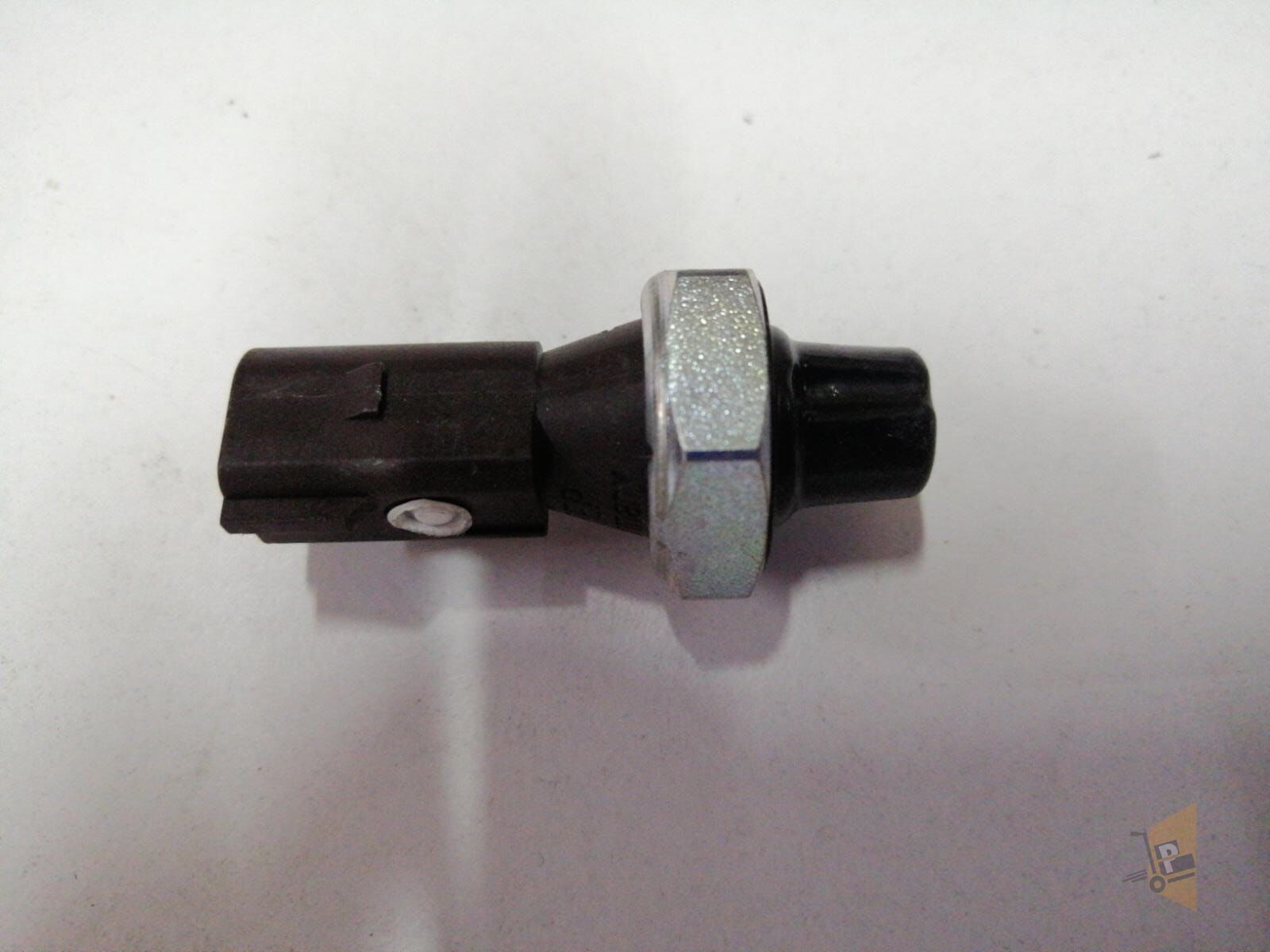 YAĞ MÜŞÜRÜ - KAHVERENGI (0,55-0,85 BAR) - 1.4 TDİ 1.9 TDİ 2.0 TDİ AAB ACV AGR AMF AVF AXB BJB BKP BKD GOLF4 BORA JETTA PASSAT CADDY T5 CRAFTER 038919081C 038919081C