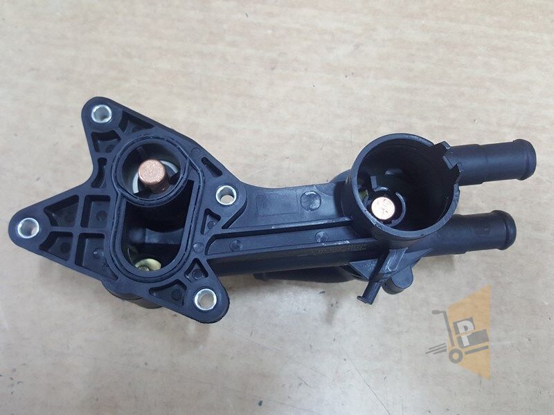 TERMOSTAT GÖVDESİ KOMPLE - 83C - 1.4 TSİ CAXA GOLF5 JETTA TOURAN 04>